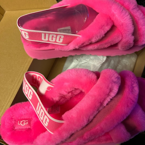 Popular Ugg slippers - Picture 3 of 6